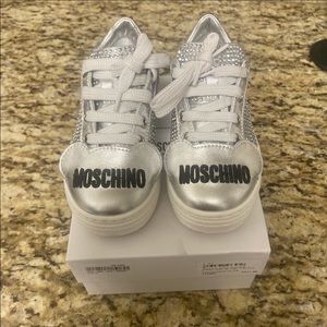 Moschino logo sneakers